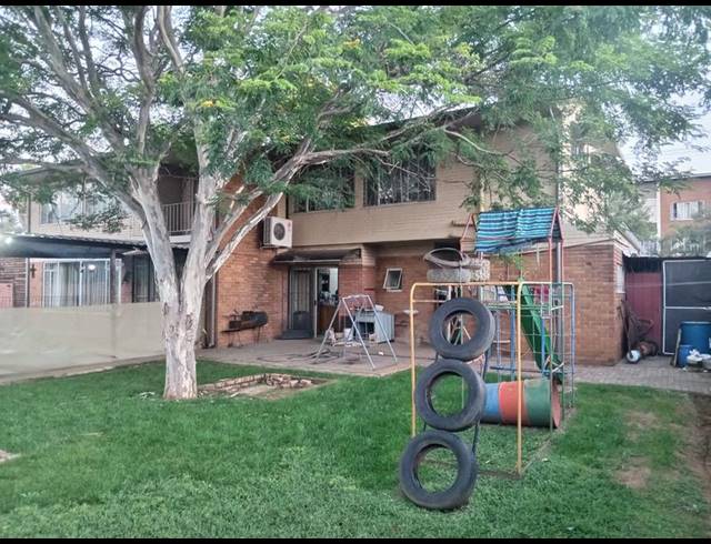 5 BEDROOM HOUSE FOR SALE IN PRETORIA GARDENS